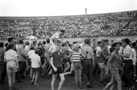 Volewijck tegen Elinckwijk in het Olympisch Stadion in Amsterdam Spelmoment, Bestanddeelnr 912-6824 photo