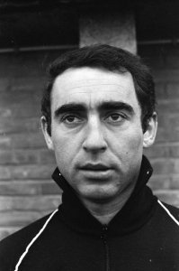 Volendam tegen NEC 1-1, nummer 1 en 2 Bulatovic, nummer 3 4 Werts (NEC) (koppen), Bestanddeelnr 919-9870