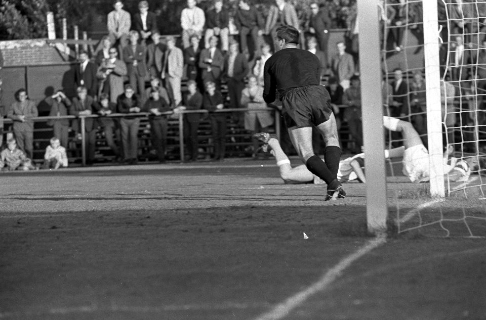 Volendam tegen Meidericher SV . Spelmoment, Bestanddeelnr 920-5751
