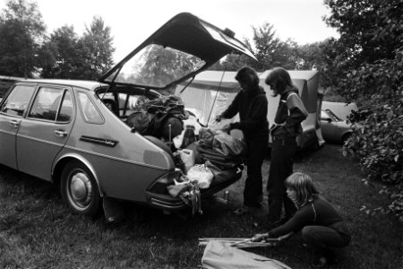 Volgepakte vakantieauto, Bestanddeelnr 930-9153