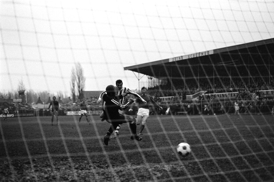 Volendam tegen Sparta 102, Bosveld scoort het tweede doelpunt voor Sparta, Bestanddeelnr 925-2471