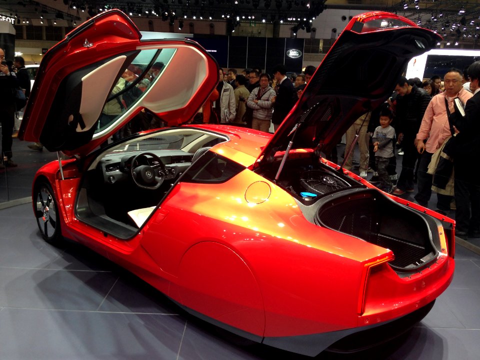 Volkswagen XL1 rear - Tokyo Motor Show 2013