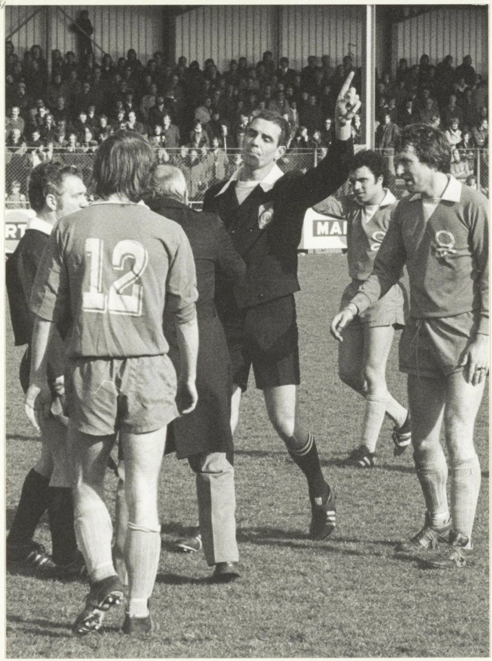 Voetbalwedstrijd Telstar-De Graafsschap 1985 in het stadion aan de Tolsduinerlaan in IJmuiden. NL-HlmNHA 54015661