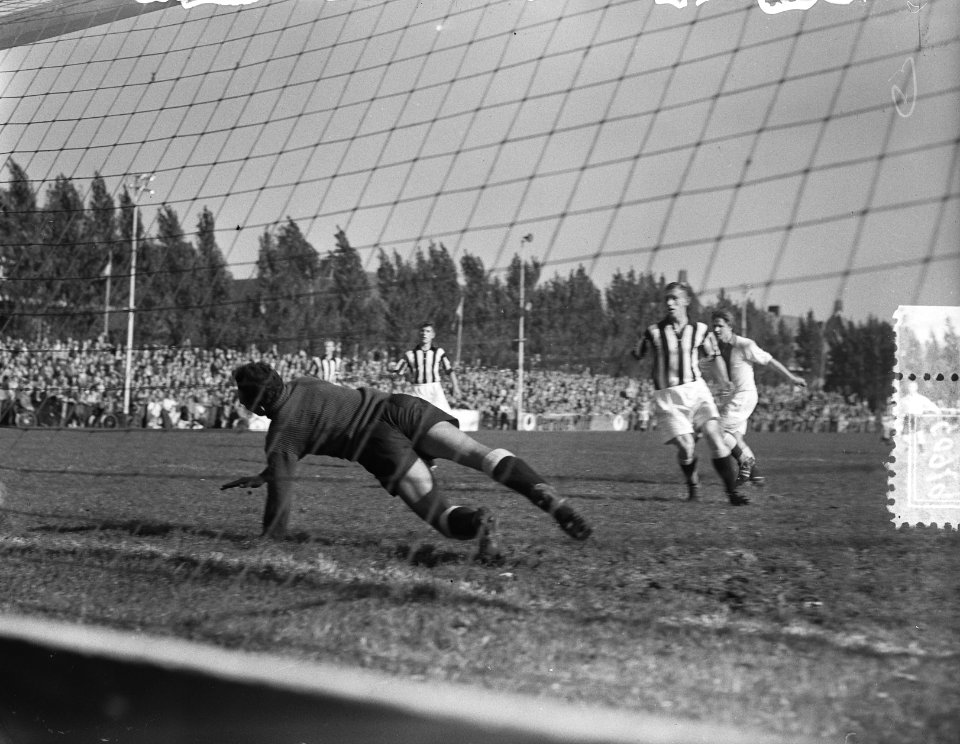 Voetbal Volewijckers tegen Heracles, spelmoment, tweede doelpunt, Bestanddeelnr 906-7603