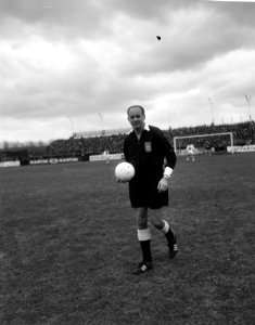 Voetbalwedstrijd ADO - Ajax te Den Haag 2-3 scheidsrechter Bogaerts, Bestanddeelnr 918-5060