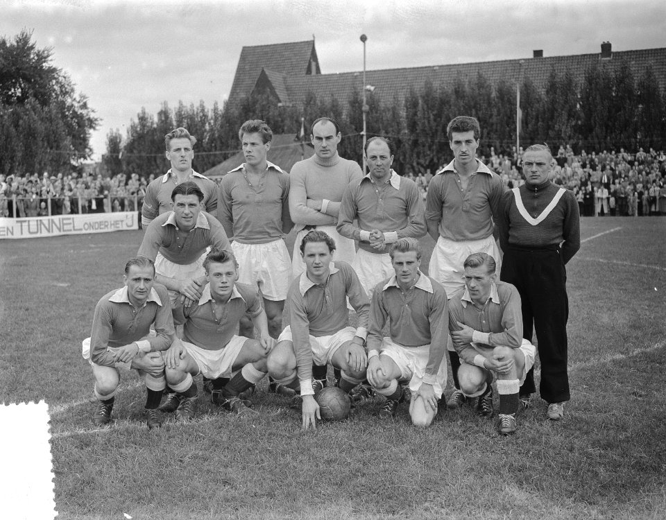 Voetbal Volewijckers tegen Wageningen. Elftal Volewijcker, Bestanddeelnr 905-3078