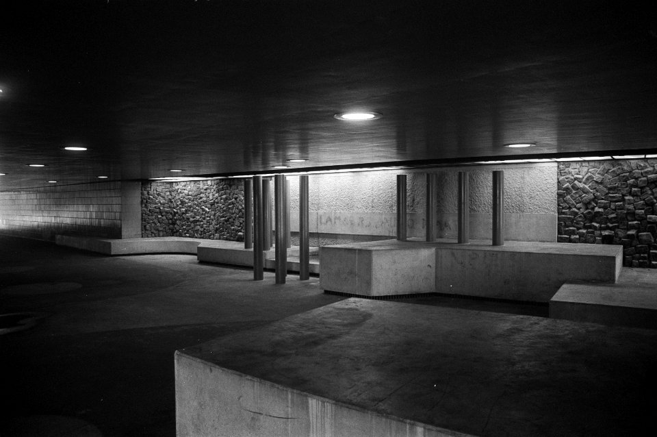 Voetgangersonderdoorgangen bij Waterlooplein en Mr Visserplein , Amsterdam, Bestanddeelnr 924-9601