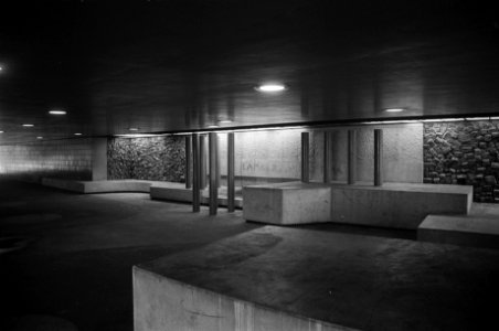 Voetgangersonderdoorgangen bij Waterlooplein en Mr Visserplein , Amsterdam, Bestanddeelnr 924-9601