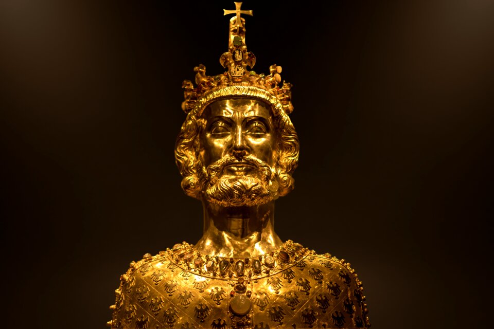 Gold bust of karl head