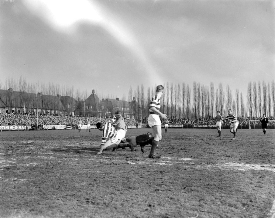 Voetbal Volewijckers tegen Blauw-Wit, Bestanddeelnr 913-5629