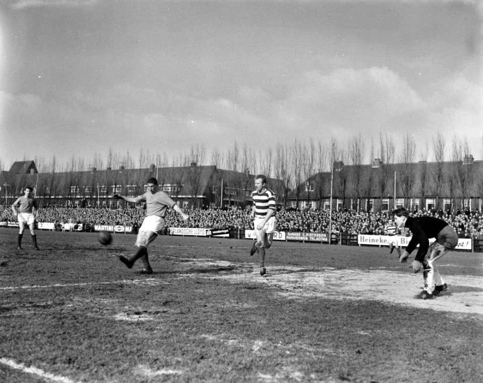 Voetbal Volewijckers tegen Blauw-Wit, Bestanddeelnr 913-5631