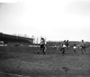 Voetbal Sparta tegen Volewijckers 22 vlnr Van Bun (Sparta), Kick, Zaal (…, Bestanddeelnr 913-6258