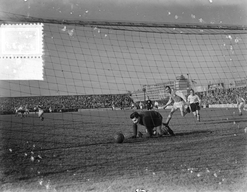 Voetbal Sparta tegen MVV. Keeper Landman, Bestanddeelnr 905-5668