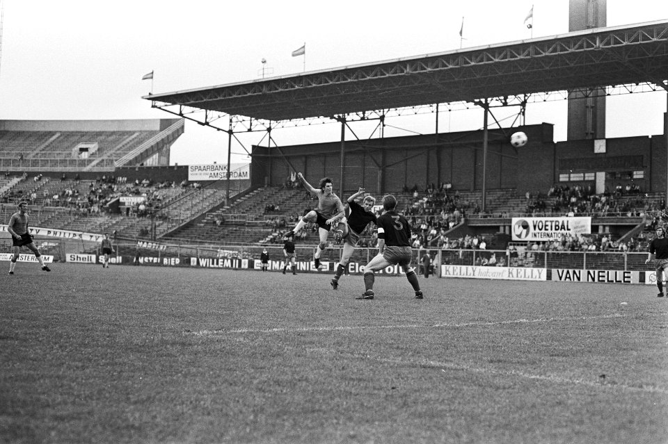 Voetbalwedstrijd eredivisie DWS - Excelsior 0-0 Deijkers (DWS) schiet, terwijl, Bestanddeelnr 924-5811