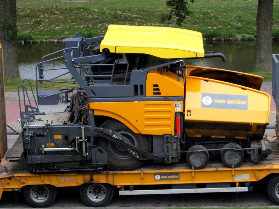 VOGELE Road Paver SUPER 1603-2 owned by van Gelder pic1