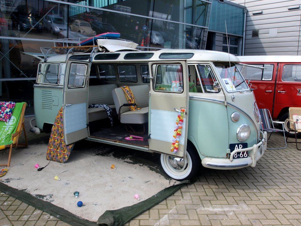 Volkswagen Samba de Luxe pic1