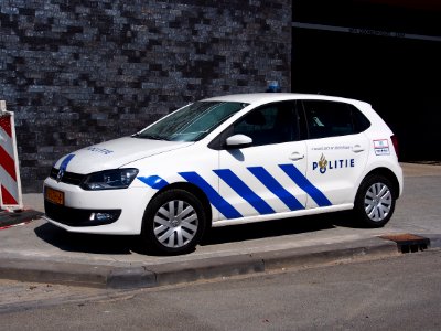 Volkswagen politie op vliegveld Rotterdam, foto1