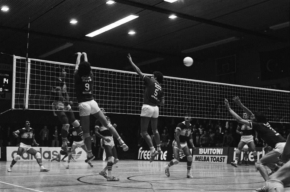 Volleybal DeltalloydAMVJ tegen Eczacibasi Istanbul (halve finale Europacup) s, Bestanddeelnr 929-5128
