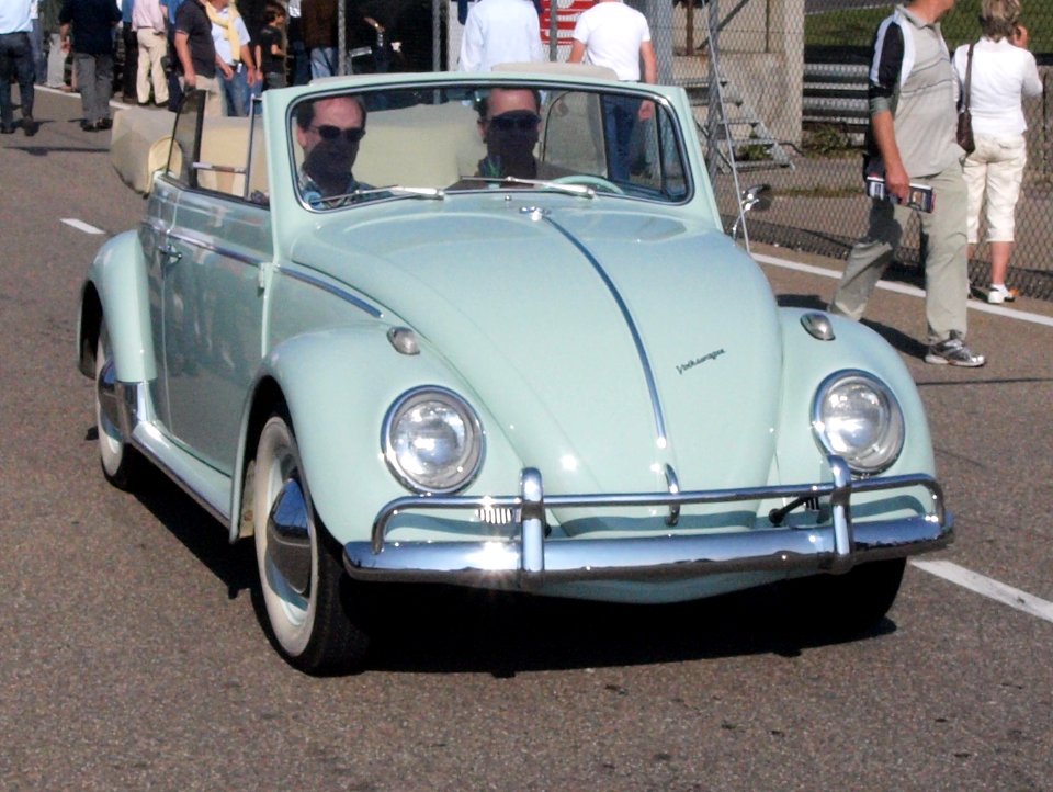 Volkswagen cabrio pic1