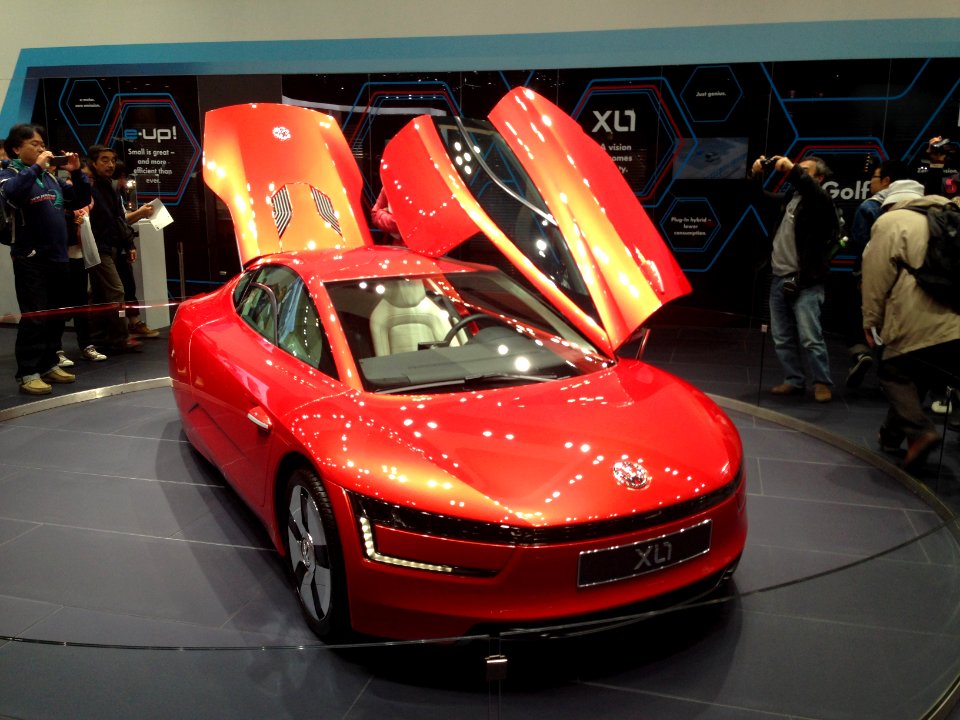 Volkswagen XL1 front - Tokyo Motor Show 2013