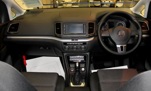 Volkswagen Sharan TSI BlueMotion Glänzen 2 interior