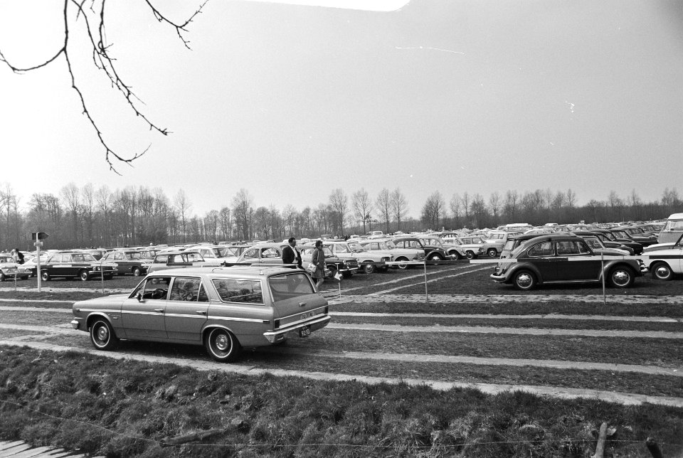 Volle parkeerplaatsen, Bestanddeelnr 924-4441