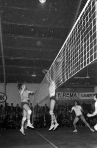 Volleybal Dames, Valboval tegen Akademik Sofia (Bulgarije) om de Europacup te Wo, Bestanddeelnr 922-2453