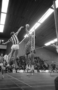 Volleybal Blokkeer tegen ASZ (Polen) spelmomenten, Bestanddeelnr 921-9695