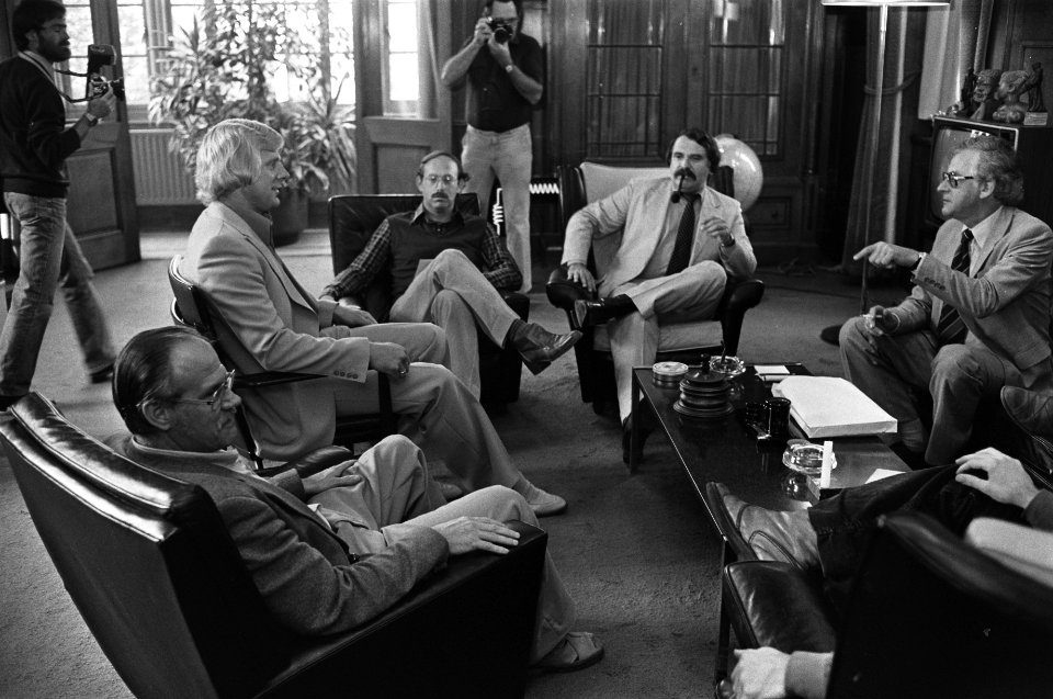 Vlnr aktieleider van der Zanden, delegatielid Wim de Lang, wethouder Riezenkamp , Bestanddeelnr 930-4194