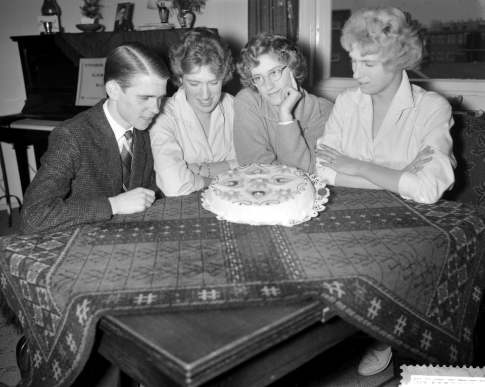 Vlnr Han, Dorothea, Rini en Elly, Bestanddeelnr 911-0058