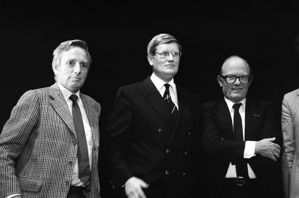 Vlnr Korthals Altes (partijvoorzitter), Wiegel(minister) en Rietkerk (fracti, Bestanddeelnr 931-0310