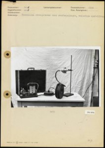 Volledige opstelling van een thermische precipitator voor stofbepalingen, Bestanddeelnr 256-3076