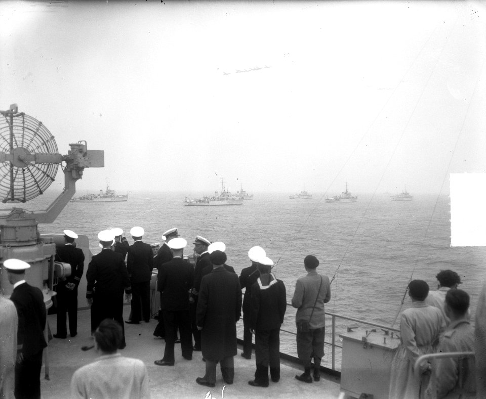 Vlootoefening Factotum. Vlootschouw mijnenvegers voor Scheveningen., Bestanddeelnr 904-6736