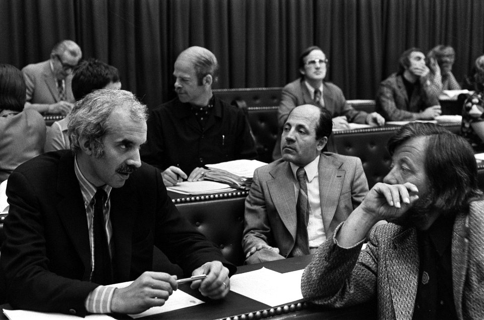 Vlnr de PPR-Tweede Kamerleden Jurgens, Waltmans en Van Gorkum, Bestanddeelnr 927-9819