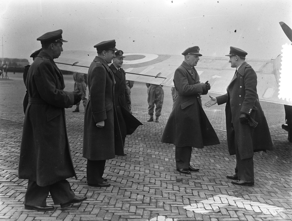 Vliegveld Eindhoven Commandant taktische luchtstrijdkrachten, Bestanddeelnr 904-9366