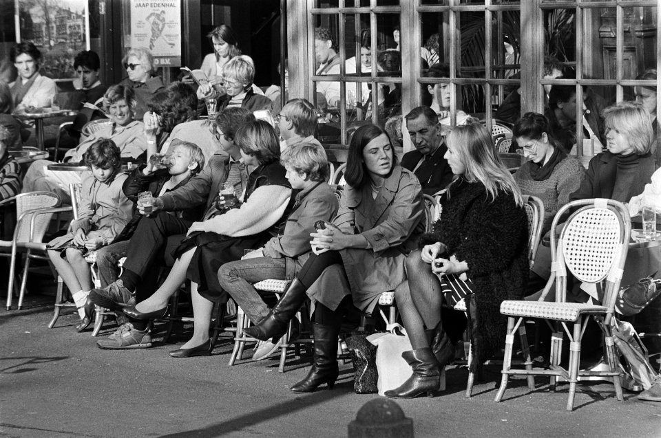 Volle terrasjes op het Leidseplein door het mooie najaarsweer, Bestanddeelnr 933-1327