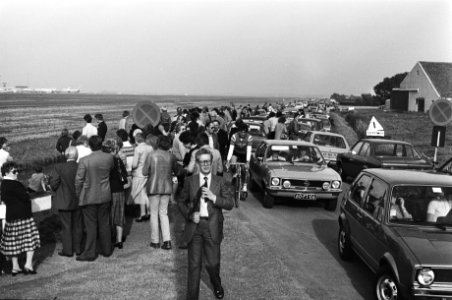 Vliegtuigkijkers bij Schiphol, Bestanddeelnr 929-9386