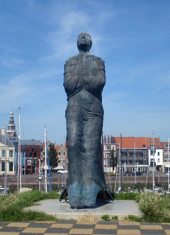 Vlissingen kunstwerk de bruid (vissersvrouw)
