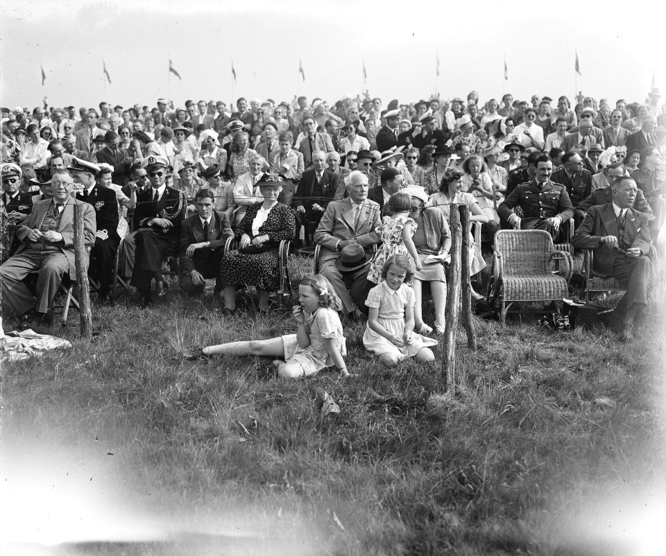 Vliegfeest Soesterberg. Prinselijke familie, Bestanddeelnr 902-7951