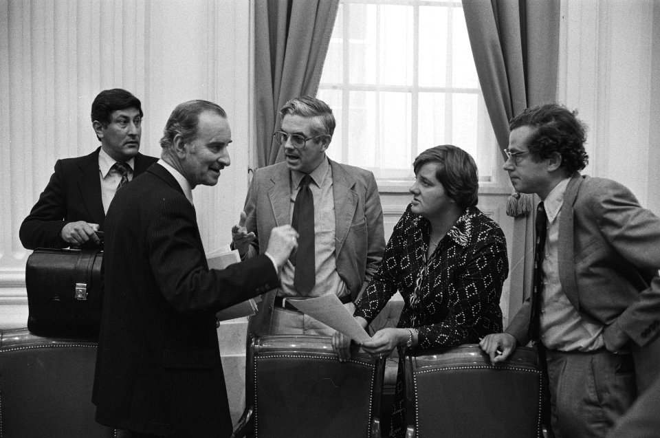 Vlnr staatssecretaris Wallis de Vries (CRM), minister Van der Klaauw (BZ), Bolke, Bestanddeelnr 930-4149
