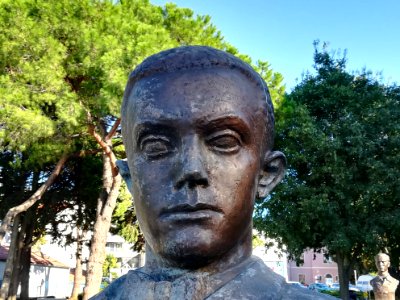 Vladimir Gortan - Titov park (Pula) 03