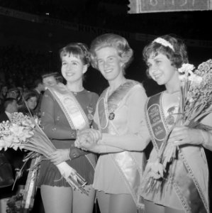 Vlnr Regine Heitzer, Sjoukje Dijkstra en Petra Burka, Bestanddeelnr 916-1137