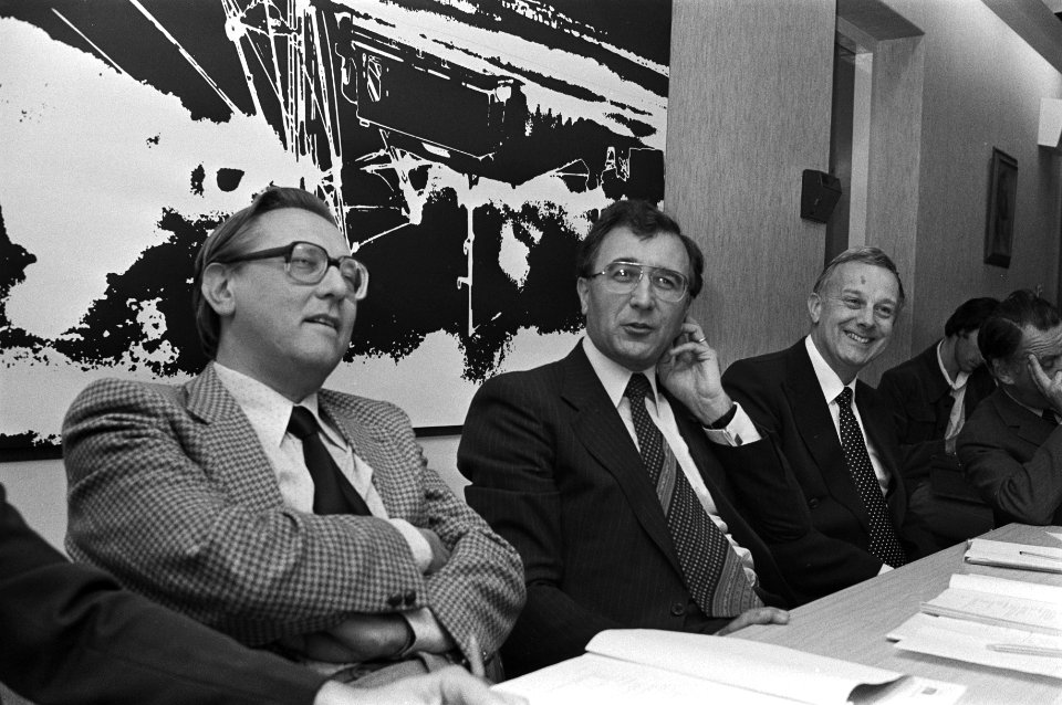 Vlnr prof.dr. B. Goudzwaard (commissie lid), dr. J. Kremers (commissie voorzitte, Bestanddeelnr 930-4375