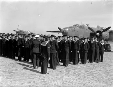 Vliegveld Valkenburg. Beediging officieren, Bestanddeelnr 902-7692