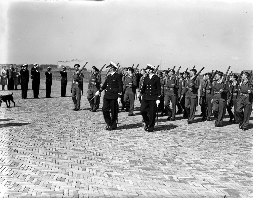 Vliegveld Valkenburg. Beediging officieren, Bestanddeelnr 902-7690