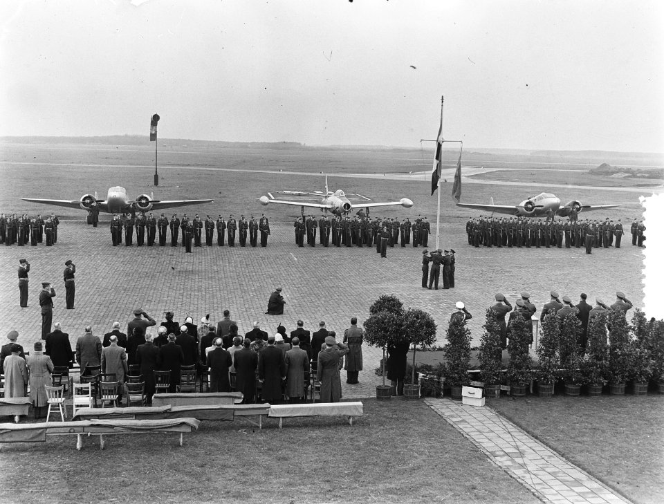 Vliegveld Eindhoven Commandant taktische luchtstrijdkrachten, Bestanddeelnr 904-9369