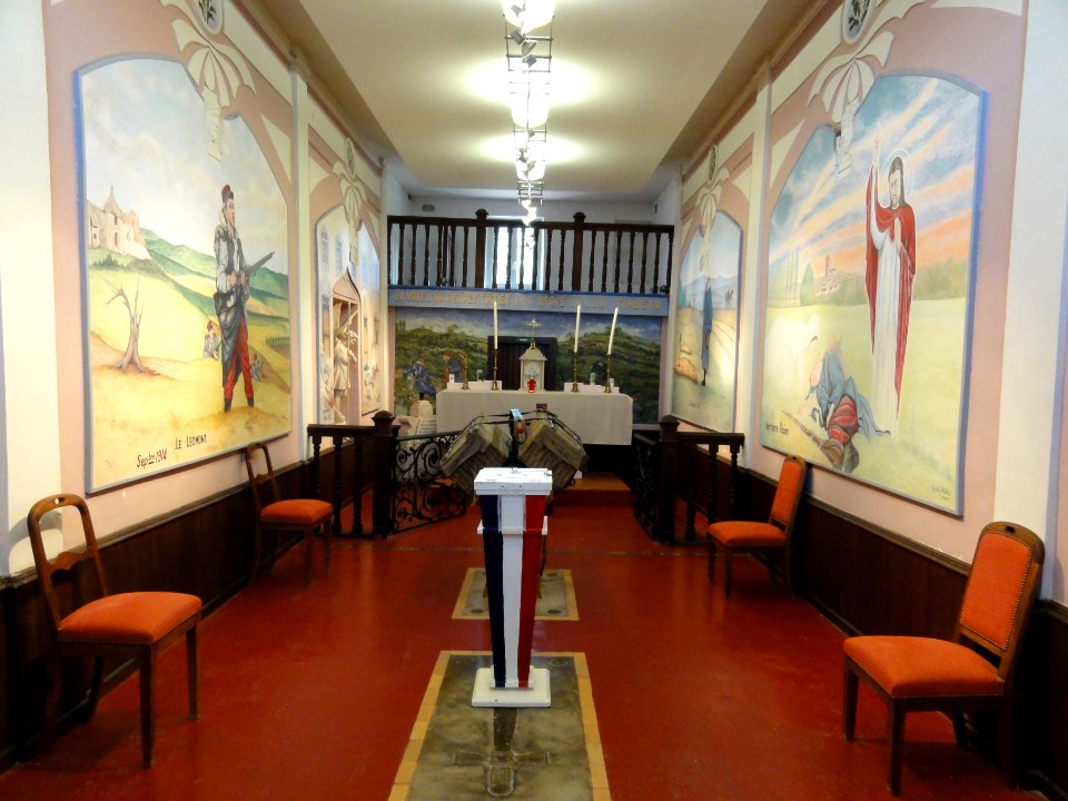 Vitrimont (M-et-M) Necropole nationale de Friscati, chapelle annexe (02)