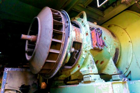 VL82m-033 power room - motor vent