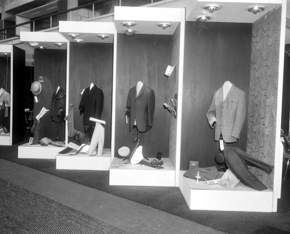 Vitrines met etalagepoppen, Bestanddeelnr 919-5304