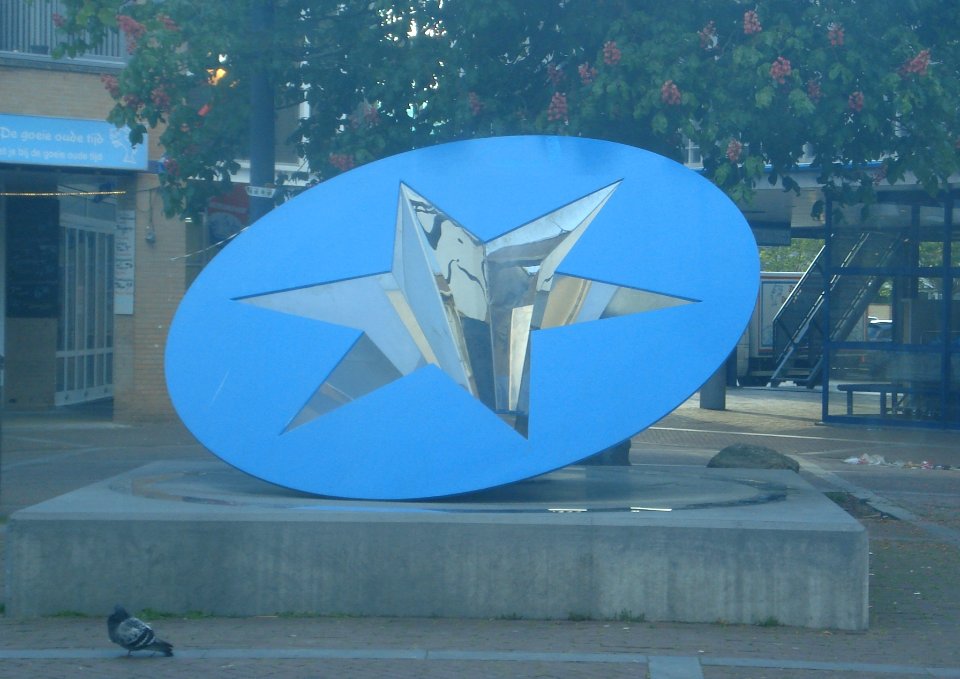 Vlaardingen kunstwerk gevallen ster